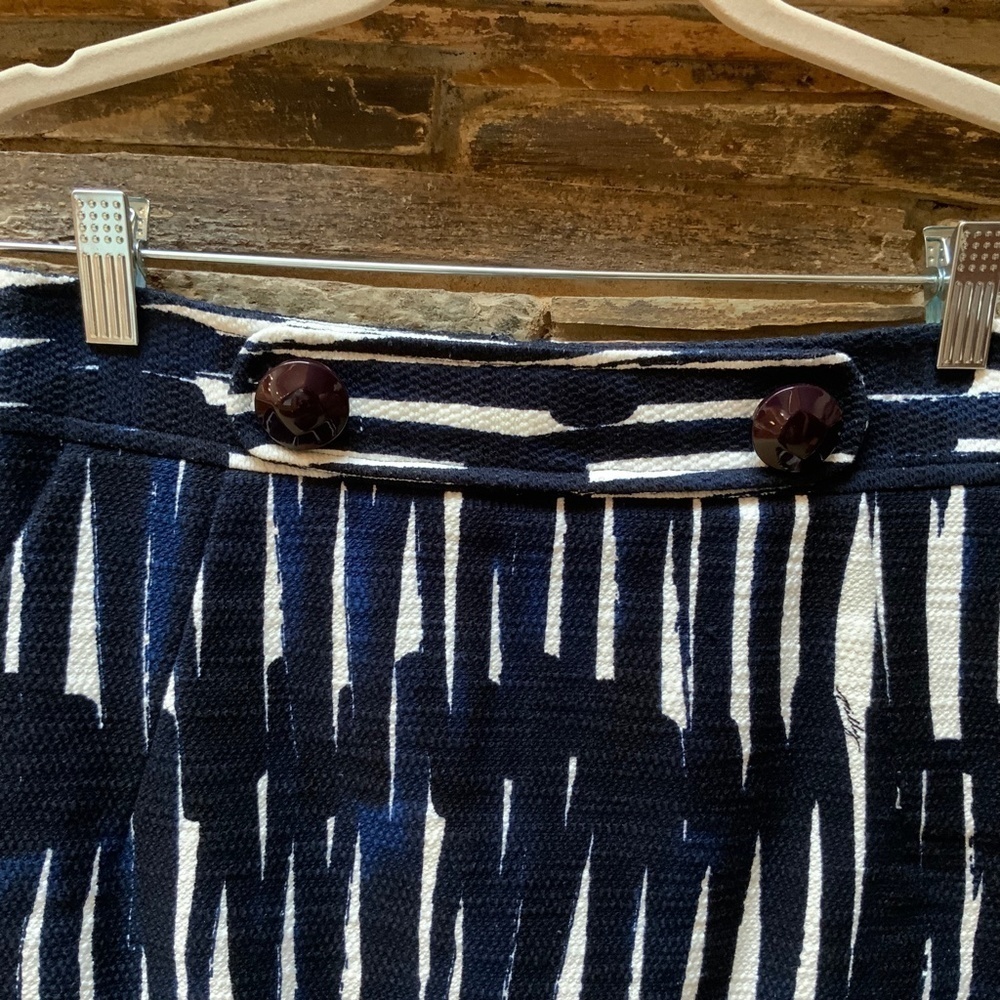 Milly Blue/White Mini Skirt NWOT (6) - Picture 2 of 6